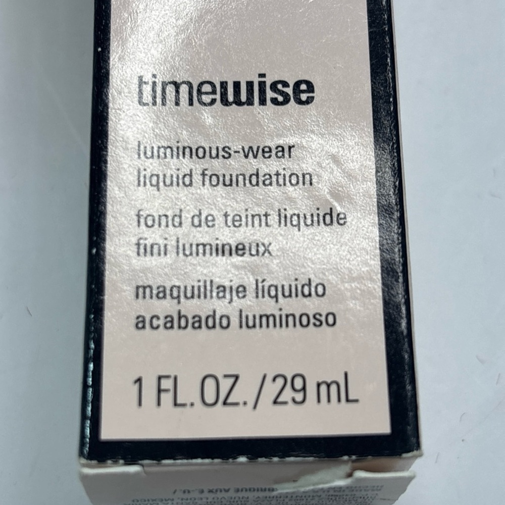 2 MaryKay TimeWise Luminous Wear Liquid Foundation Ivory6 038702 Normal Dry Skin - Picture 7 of 9